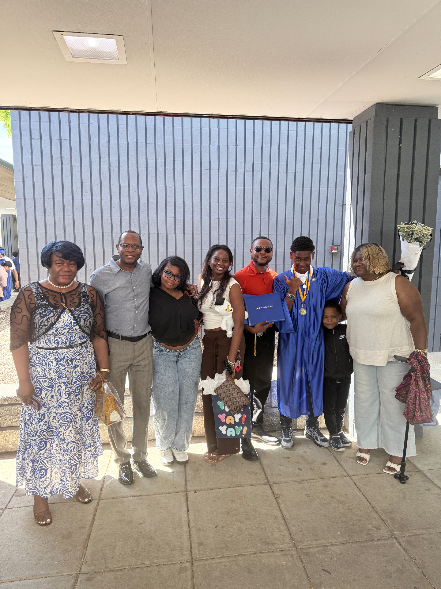 Big family group photo celebrating graduation